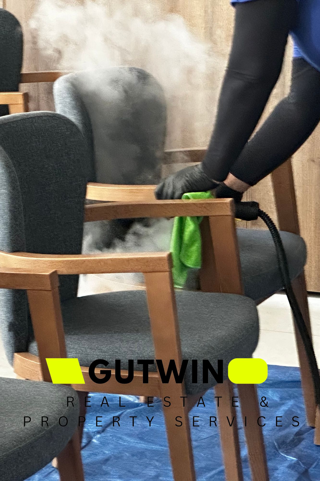 Servis za dubinsko čišćenje Rijeka, čišćenje tapeciranih stolica suhom parom - GUTWIN - u akciji.